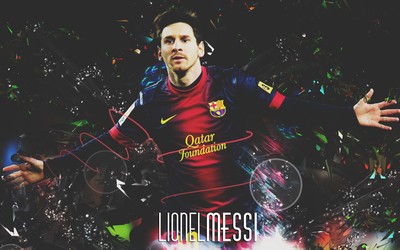 米兰电竞快讯-久保建英赛后和队友捧杯庆祝